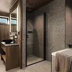Lakehouse Moss With Sauna, Boat & Jacuzzi シャレー