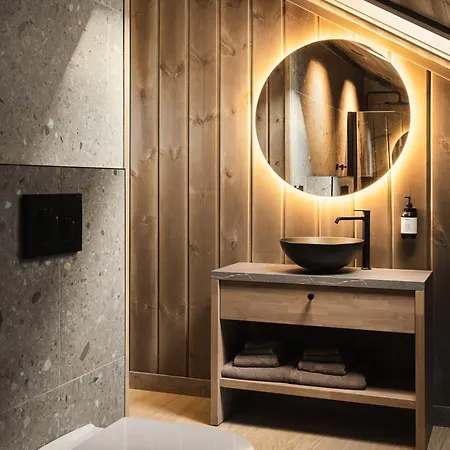 Lakehouse Moss With Sauna, Boat & Jacuzzi شاليه